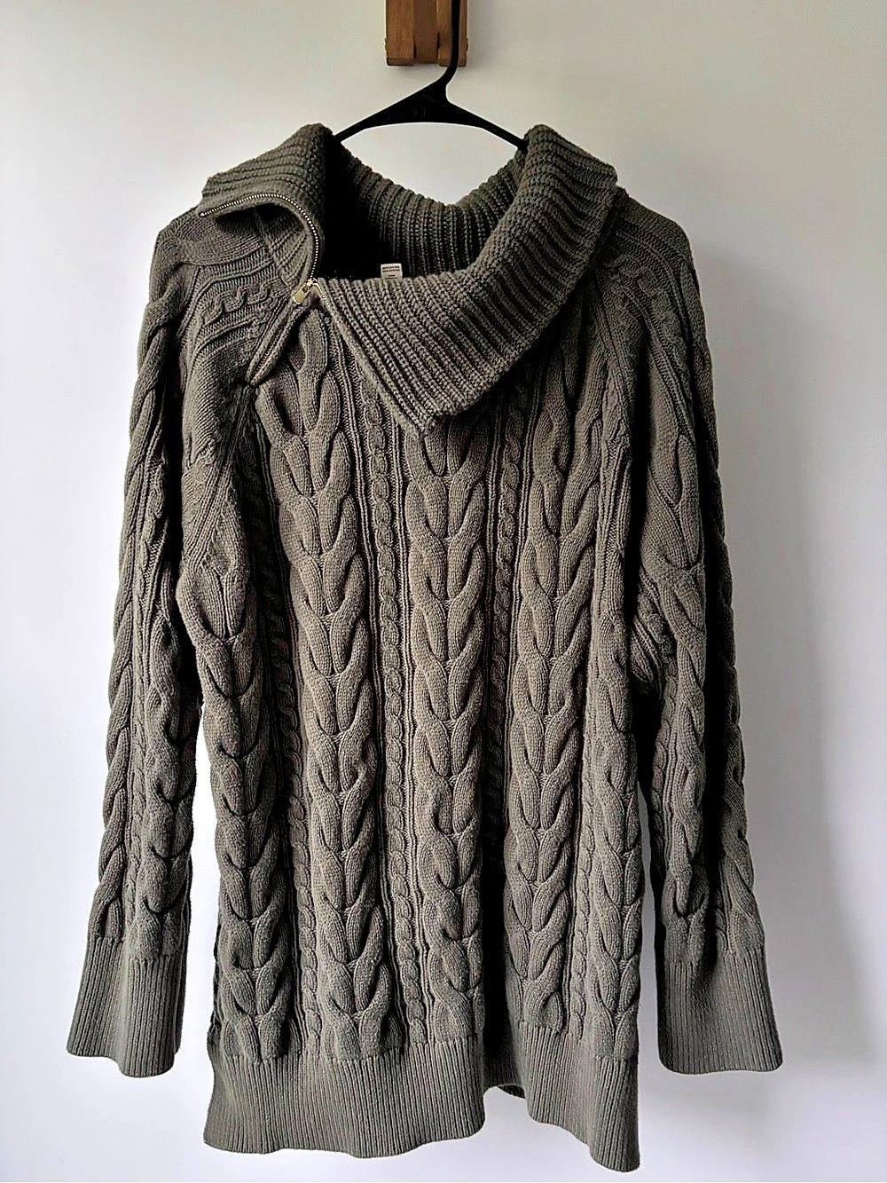 St. John’s Bay Cable Knit Cowl Neck Sweater Green size XL cozy fall aesthetic